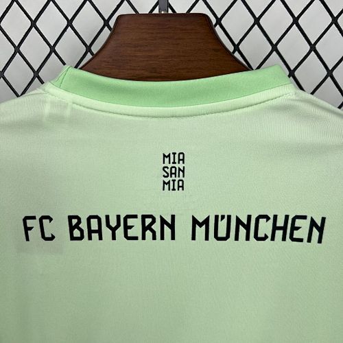 Maillot Enfant Bayern Munich Concept "Vert Etoiles" 2025/2026 — vue 2