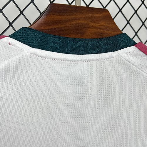 Maillot Real Madrid Domicile 2026/2027 — vue 3