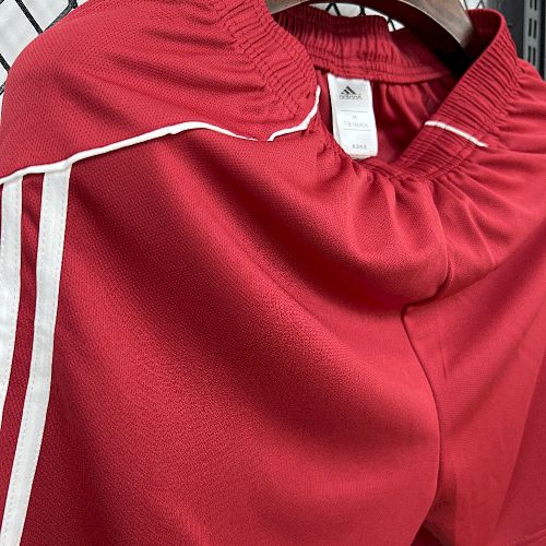Short Liverpool Domicile 2025/2026
