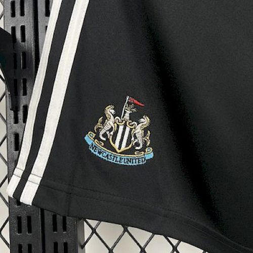 Short Newcastle Domicile 2025/2026 — vue 4