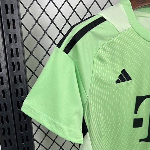 Maillot Enfant Bayern Munich Concept "Vert Etoiles" 2025/2026 — vue 6