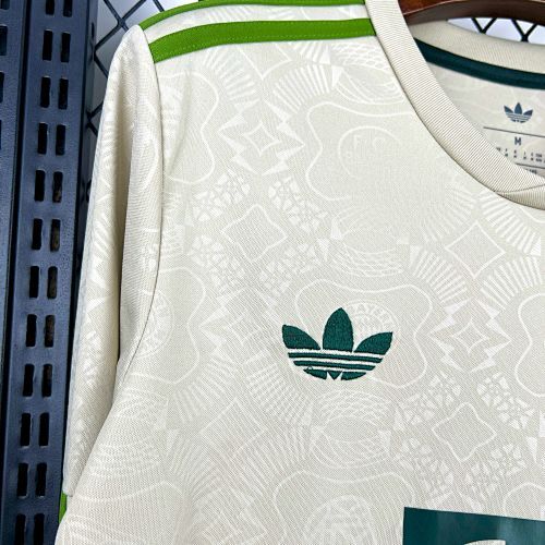 Maillot Manches Longues Bayern Oktoberfest 2025/2026