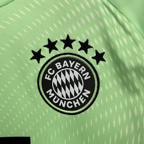 Maillot Enfant Bayern Munich Concept "Vert Etoiles" 2025/2026 — vue 8
